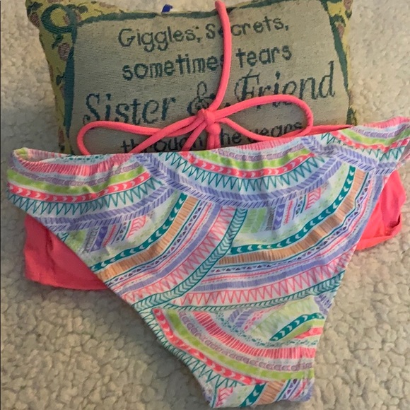 Bathing suits - Picture 5 of 7